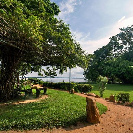 Miridiya Lake Resort Anuradhapura Exterior foto